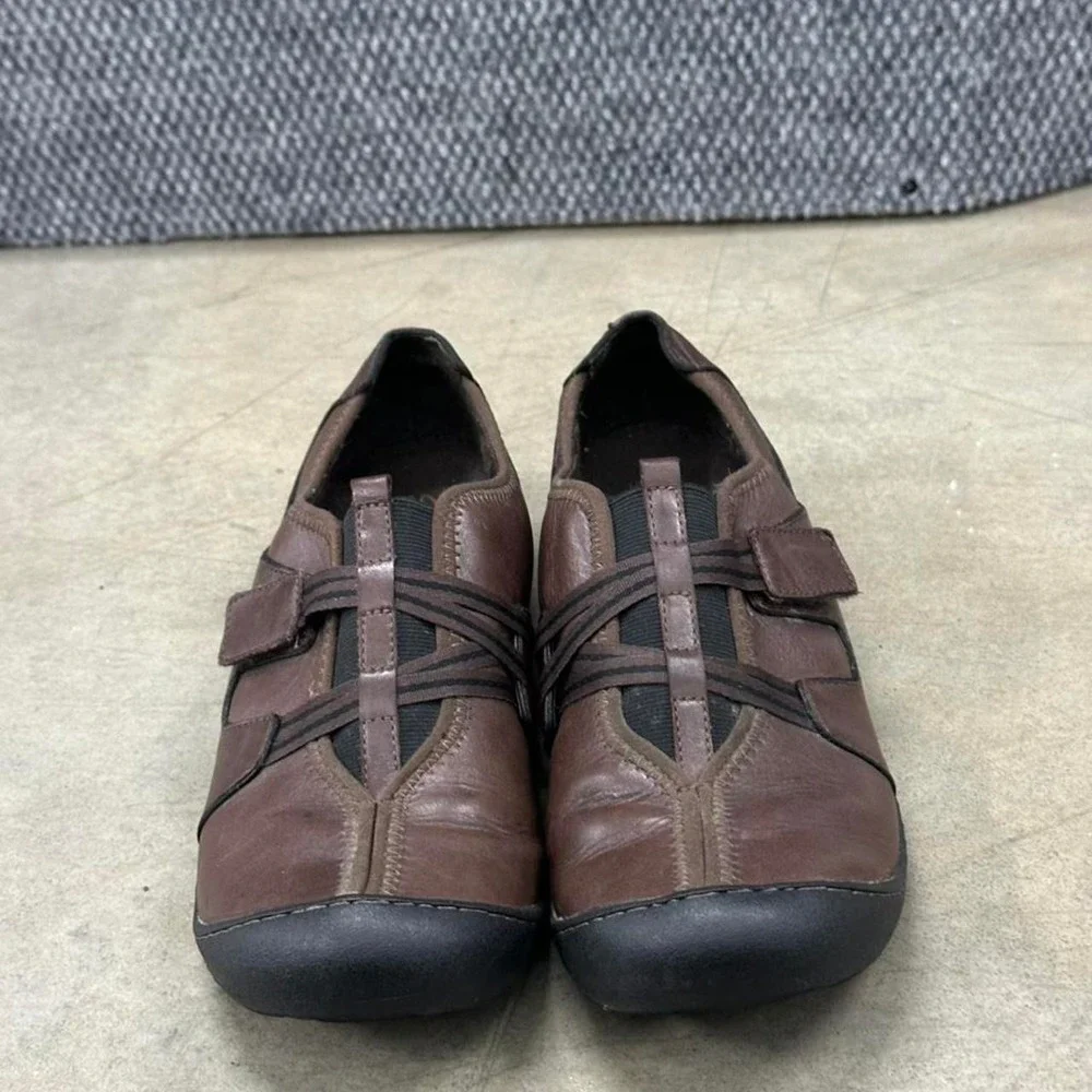 Clarks Springers Maddie Brown Leather Mary Jane Flats